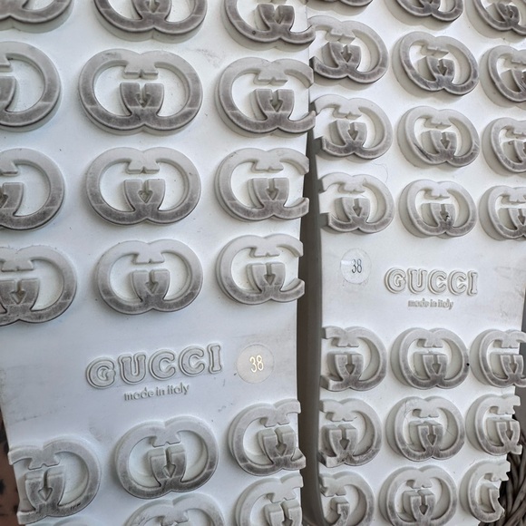 Authentic Gucci slides with Receipt - Picture 4 of 12